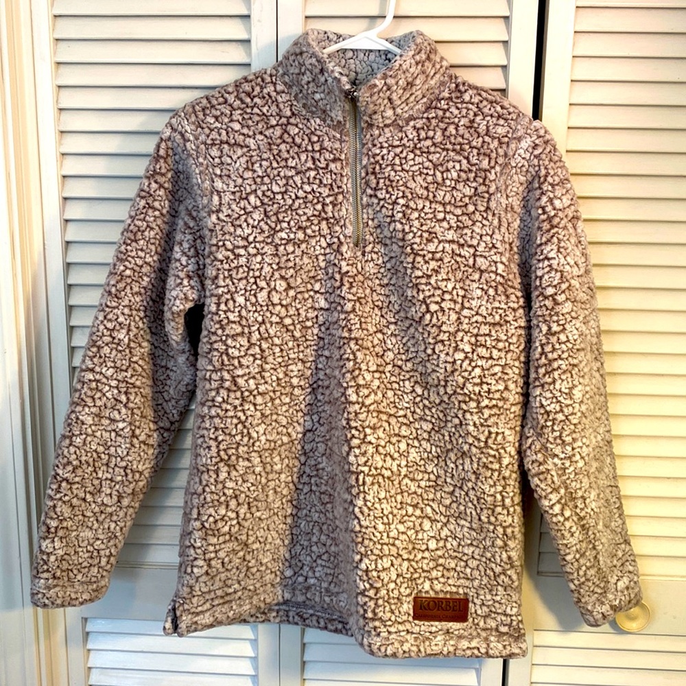 Women’s zip pullover size medium